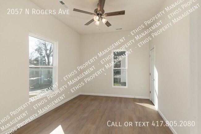 Building Photo - 2057 N Rogers Ave