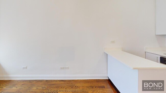 Building Photo - 163 E 87th St