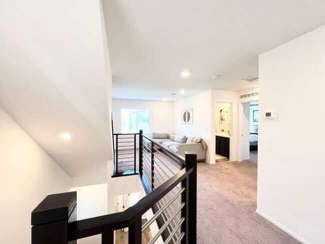 Building Photo - Beautiful 3-story home with 4 bedrooms and 3.5 bathrooms