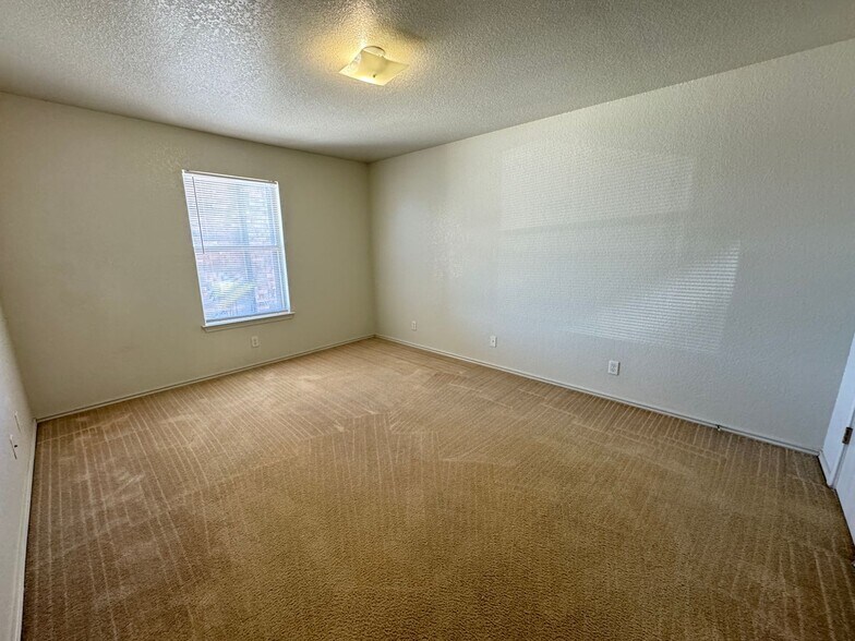Building Photo - 411 E Central Texas Expy