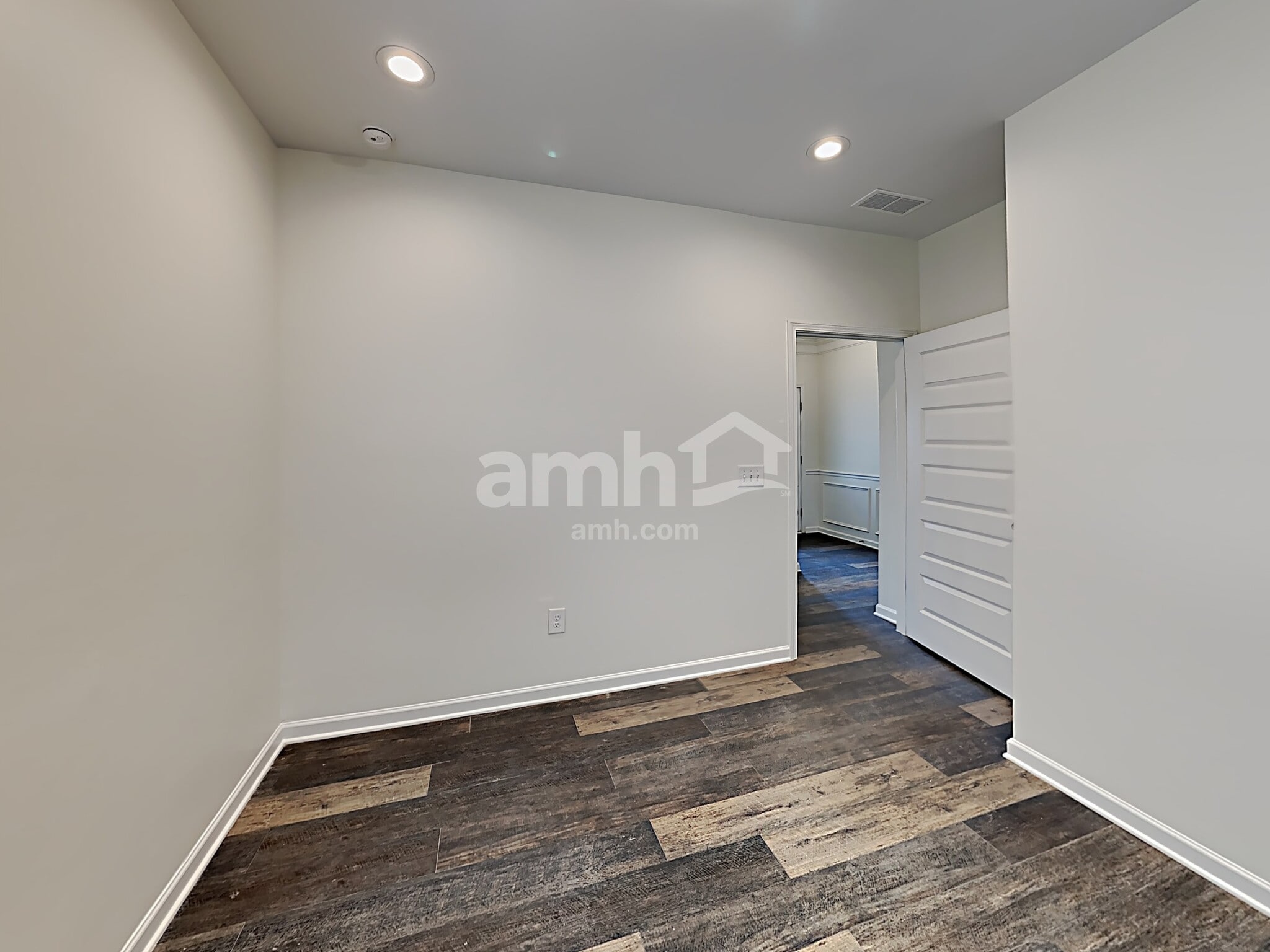 Building Photo - 260 Deodar Ln