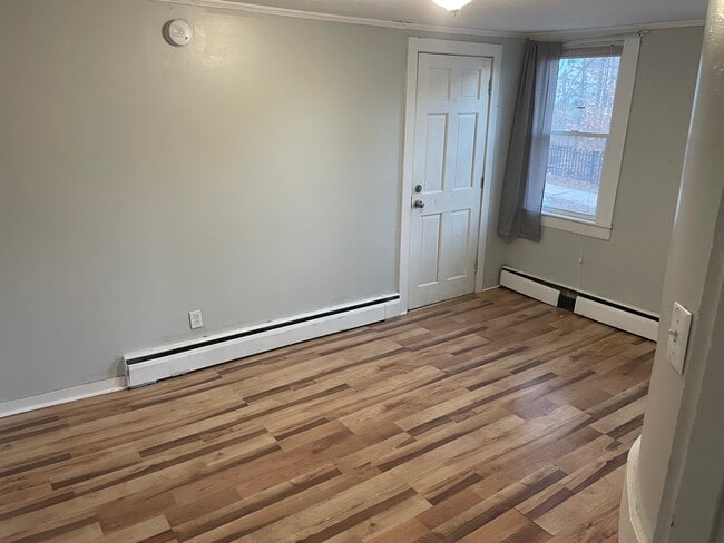 Building Photo - 17 Hanson St