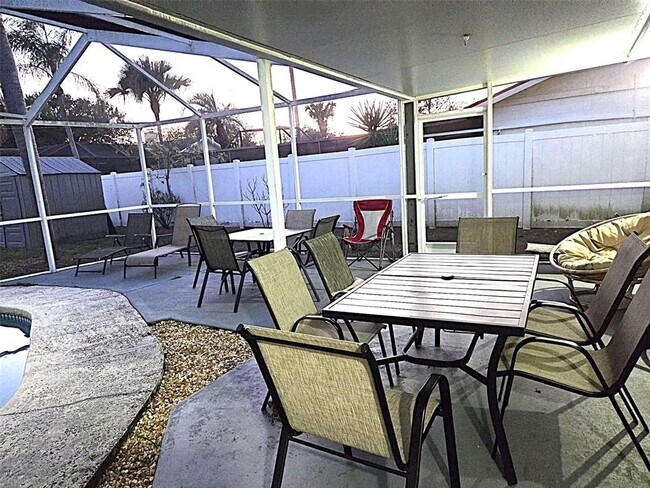 Building Photo - 8024 Candlewoode Dr