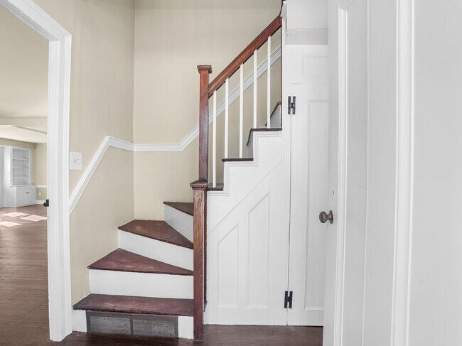 Building Photo - 575 Black Rock Tpke