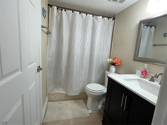 Building Photo - 9481 Highland Oak Dr