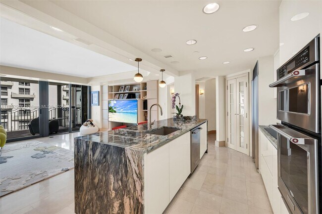 Building Photo - 1500 Ocean Dr