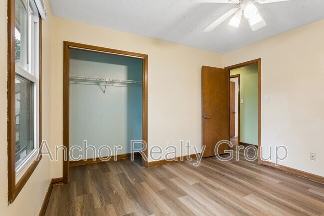 Building Photo - 12 Waterview Point