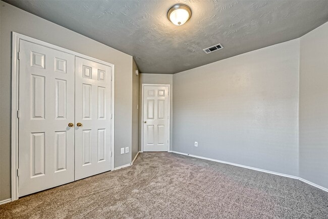 Building Photo - 758 Brushy Glen Dr