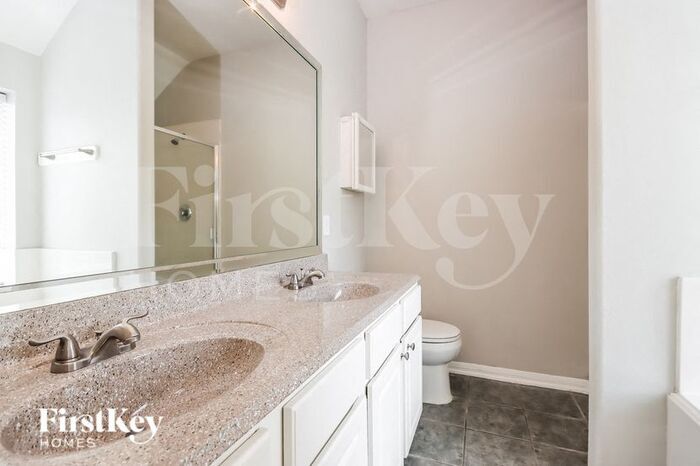 Building Photo - 9302 Reflections Path Way