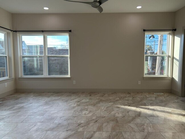 Primary Photo - 940 M St SW