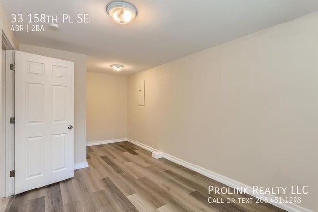 Building Photo - 33 158th Pl SE