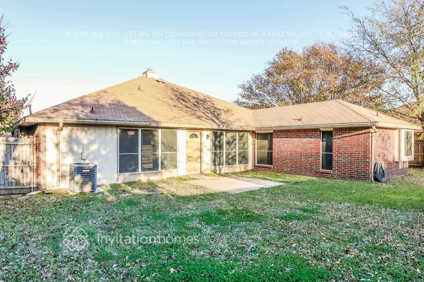 Building Photo - 4965 Briar Oaks Ln