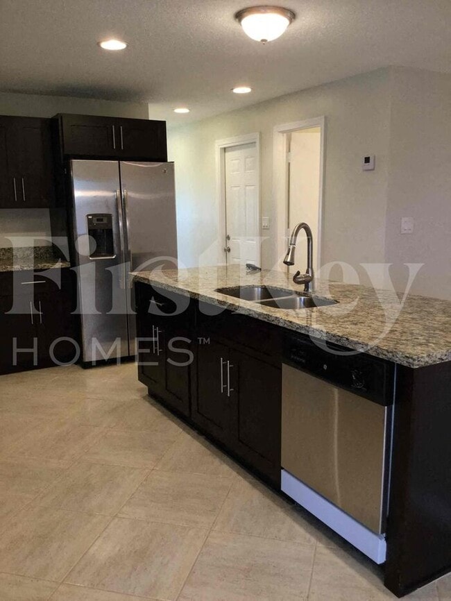 Building Photo - 7131 NW 46th Ct