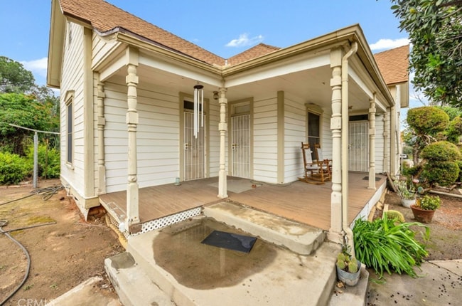 Building Photo - STORYBOOK CHARM IN THE HEART OF DOWNTOWN PERRIS!