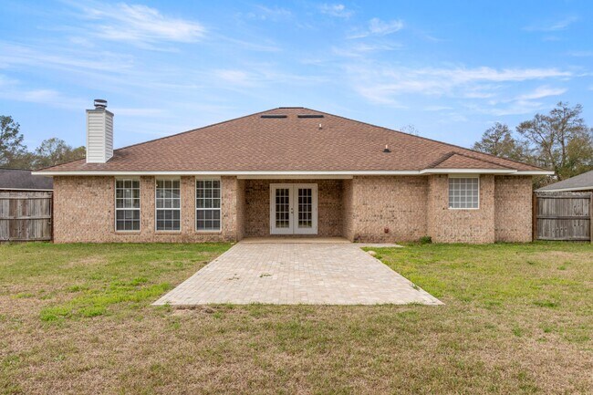 Building Photo - Spacious 4-Bedroom Home – Tanglewood!