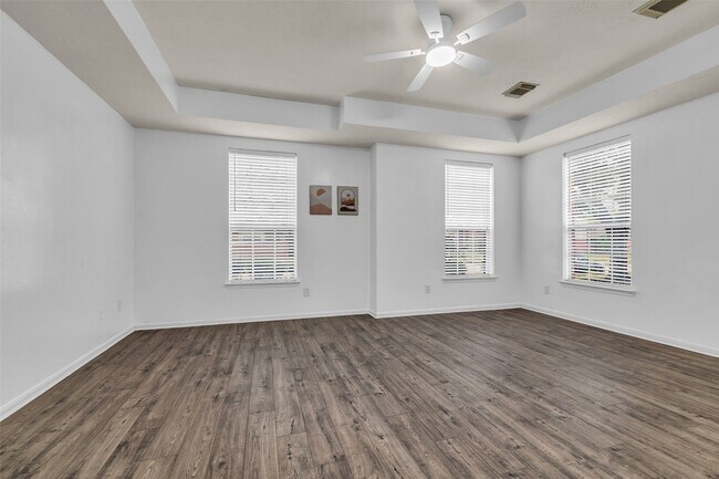 Building Photo - 210 Billingford Dr