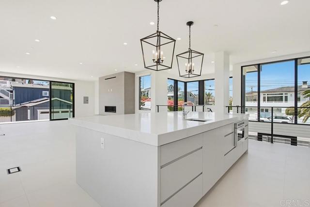 Building Photo - 206 4th St