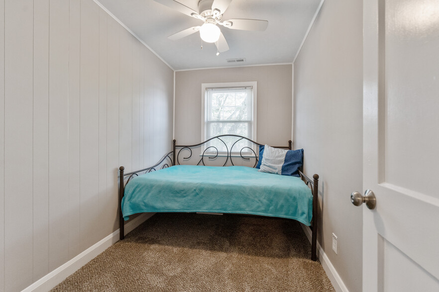 Upper Bedroom 3 - 1067 Elm Rd