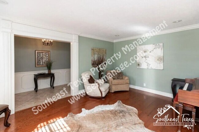 Building Photo - 6030 Zenith St