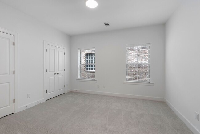 Building Photo - 106 Cinder Berry St