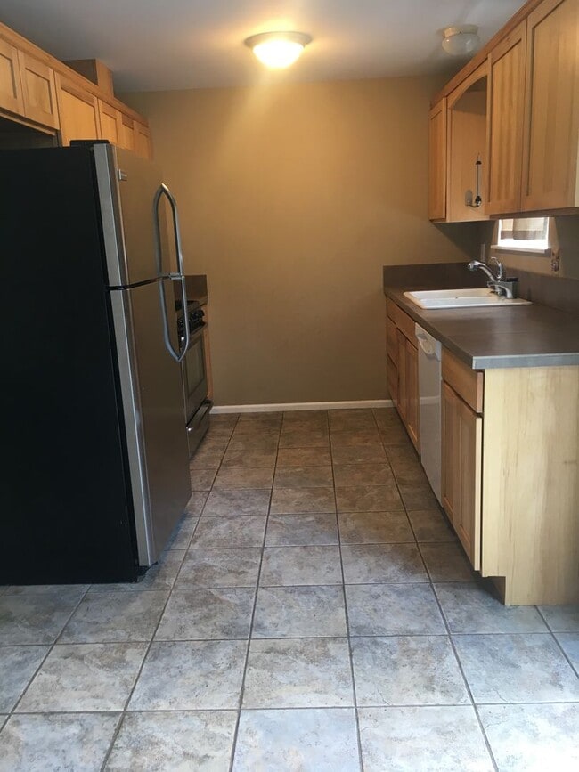 Building Photo - Cute 3 Bedroom House Near Lakeway