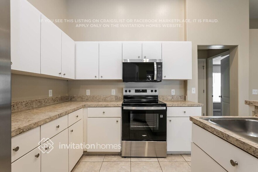 Building Photo - 2223 Towering Oaks Cir