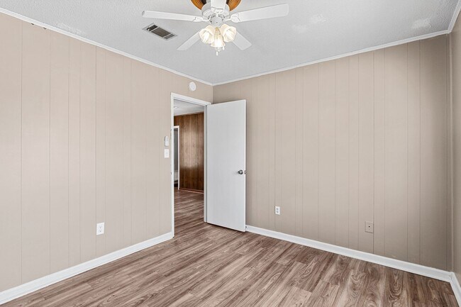 Building Photo - 3519 Goldfinch Drive