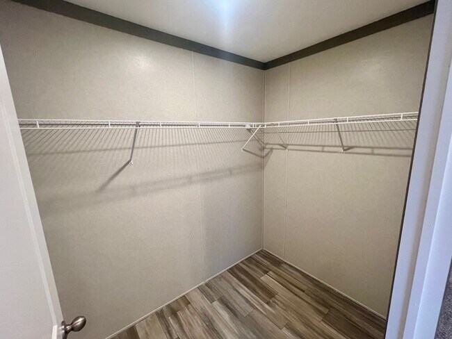 Building Photo - 300 Forrest Ave