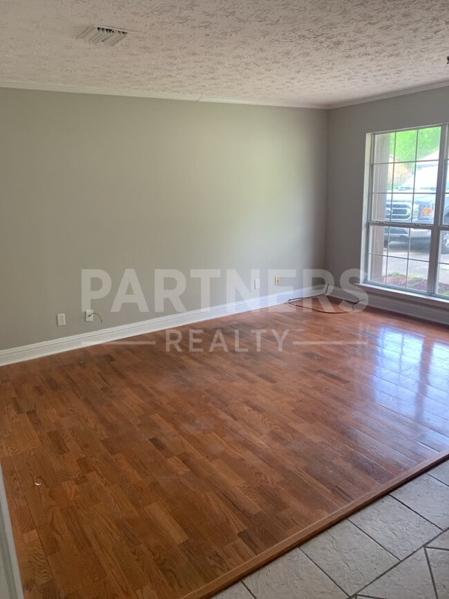 Building Photo - 3379 Brookwood