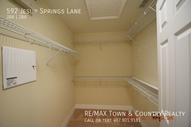 Building Photo - 592 Jesup Springs Ln