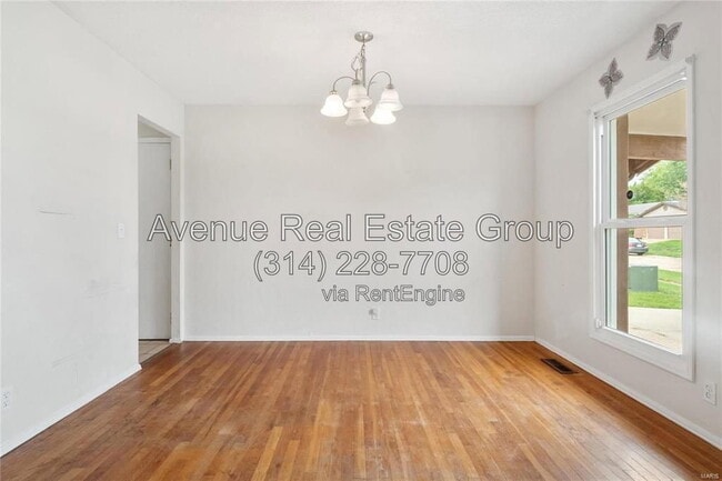 Building Photo - 3726 Briargrove Dr