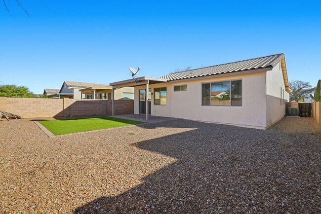 Building Photo - Serene 3-Bed Green Valley Home with Private Fenced Yard & 2-Car Garage