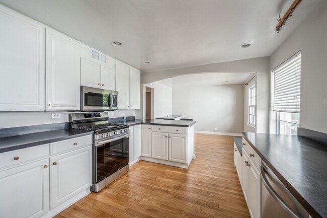 Building Photo - 1578 McCraren Rd