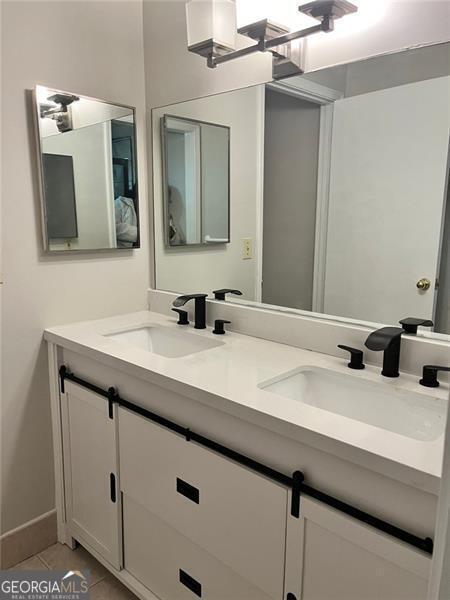 Building Photo - 40 Glenald Way NW