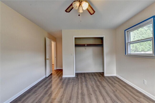 Building Photo - 268 Allen Ct SW