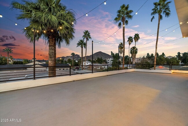 Building Photo - 4120 N 44th Pl