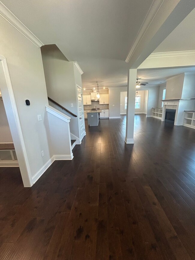 Building Photo - Beautiful 4BR Home in Athens with Bonus Room & Fenced Yard