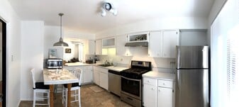 Building Photo - 30 Phelps Ave