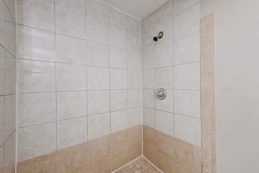 Building Photo - 6801 SW 43rd St