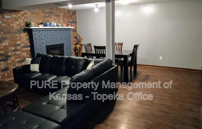 Building Photo - 111 Vista View Ct