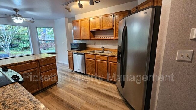 Building Photo - 4755 NW Hosman Cir