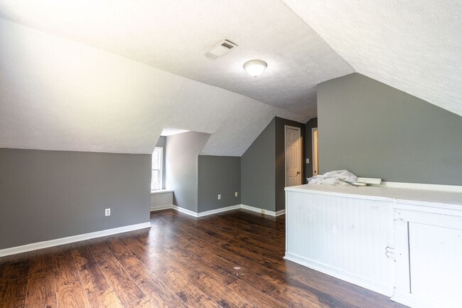 Building Photo - 2502 Rosebud Rd