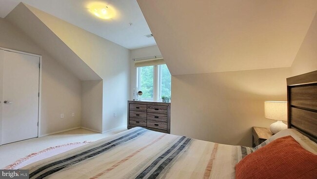 Building Photo - 2010 N Westmoreland St