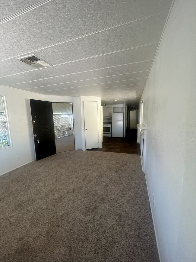 Building Photo - 3601 E Wyoming Ave