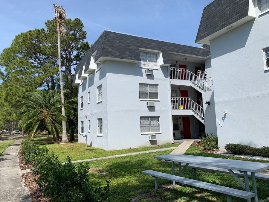 Building Photo - 1 Bed/1 Bath - Unit 206