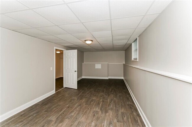 Building Photo - 331 S Red Oak Way