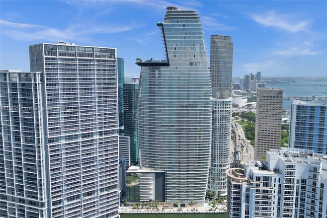 Building Photo - 300 Biscayne Blvd Way