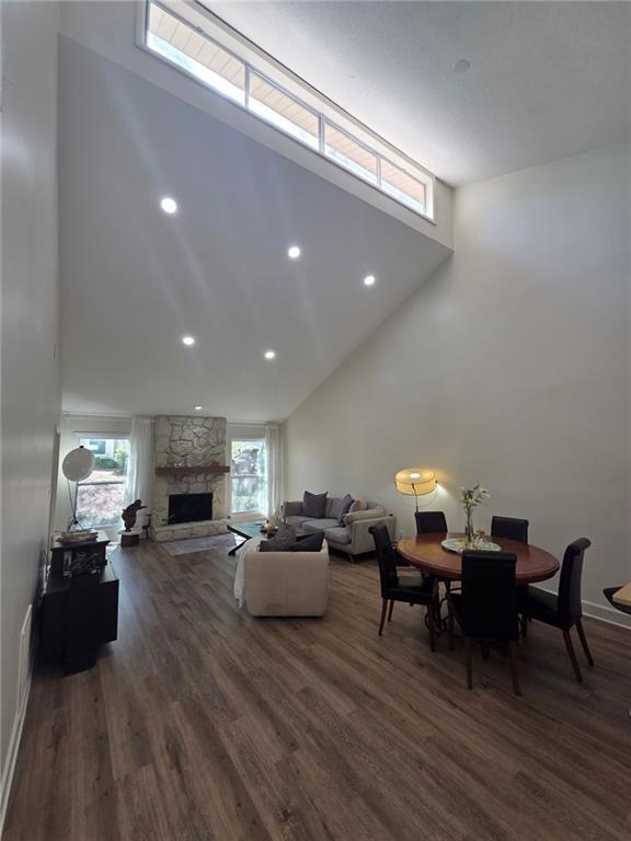 Building Photo - 603 Serramonte Dr