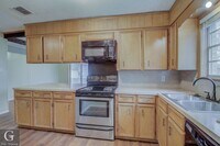 Building Photo - $500 Off 1st Month Special