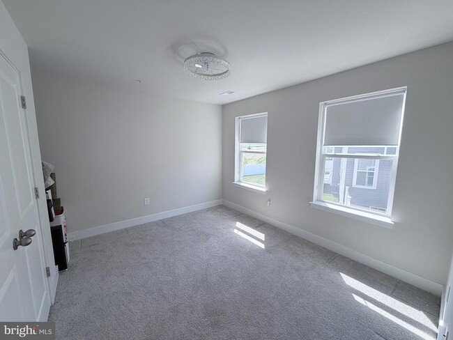 Building Photo - 2835 Bridgewater Dr